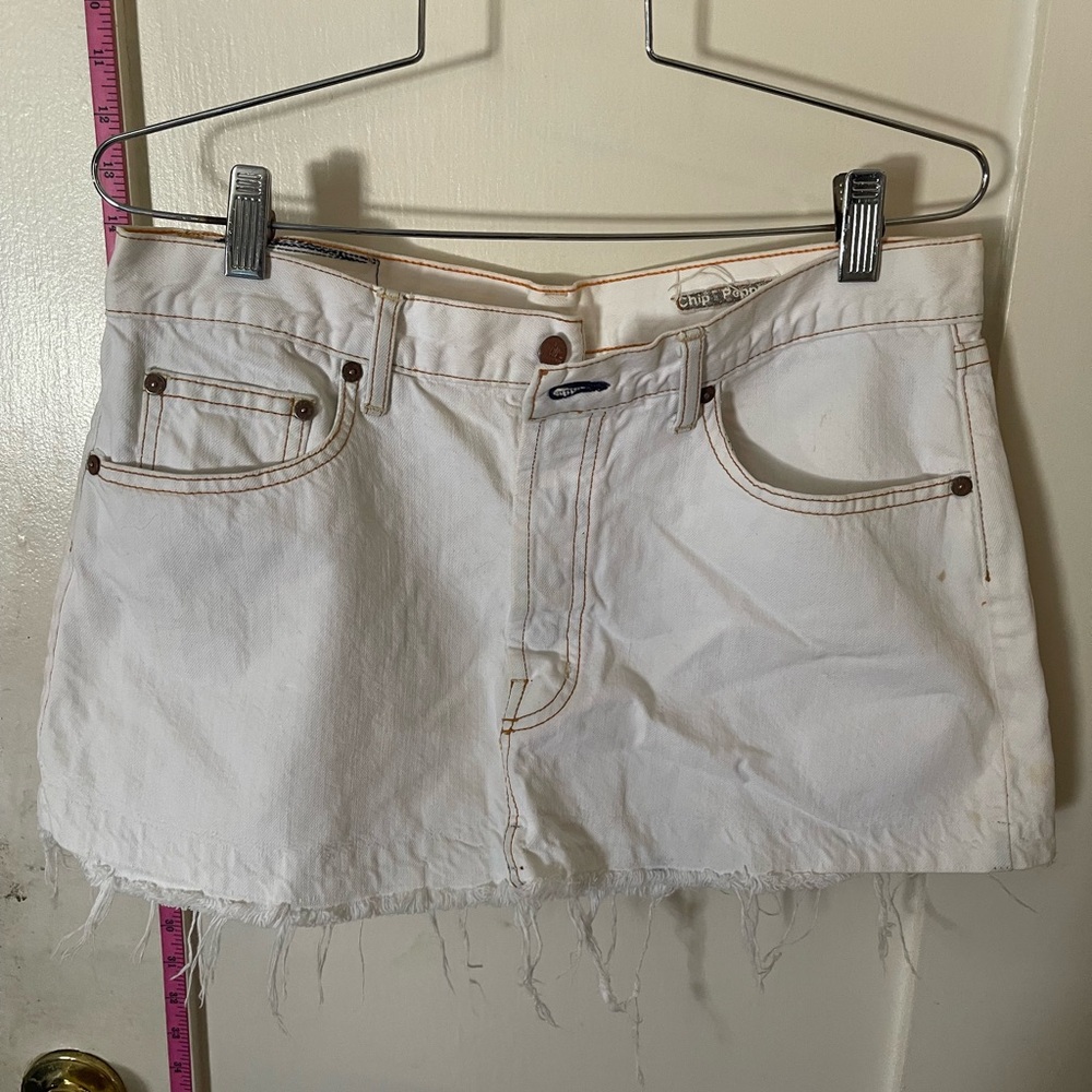 Chip & Pepper White Denim Mini Skirt with Distressed Hem